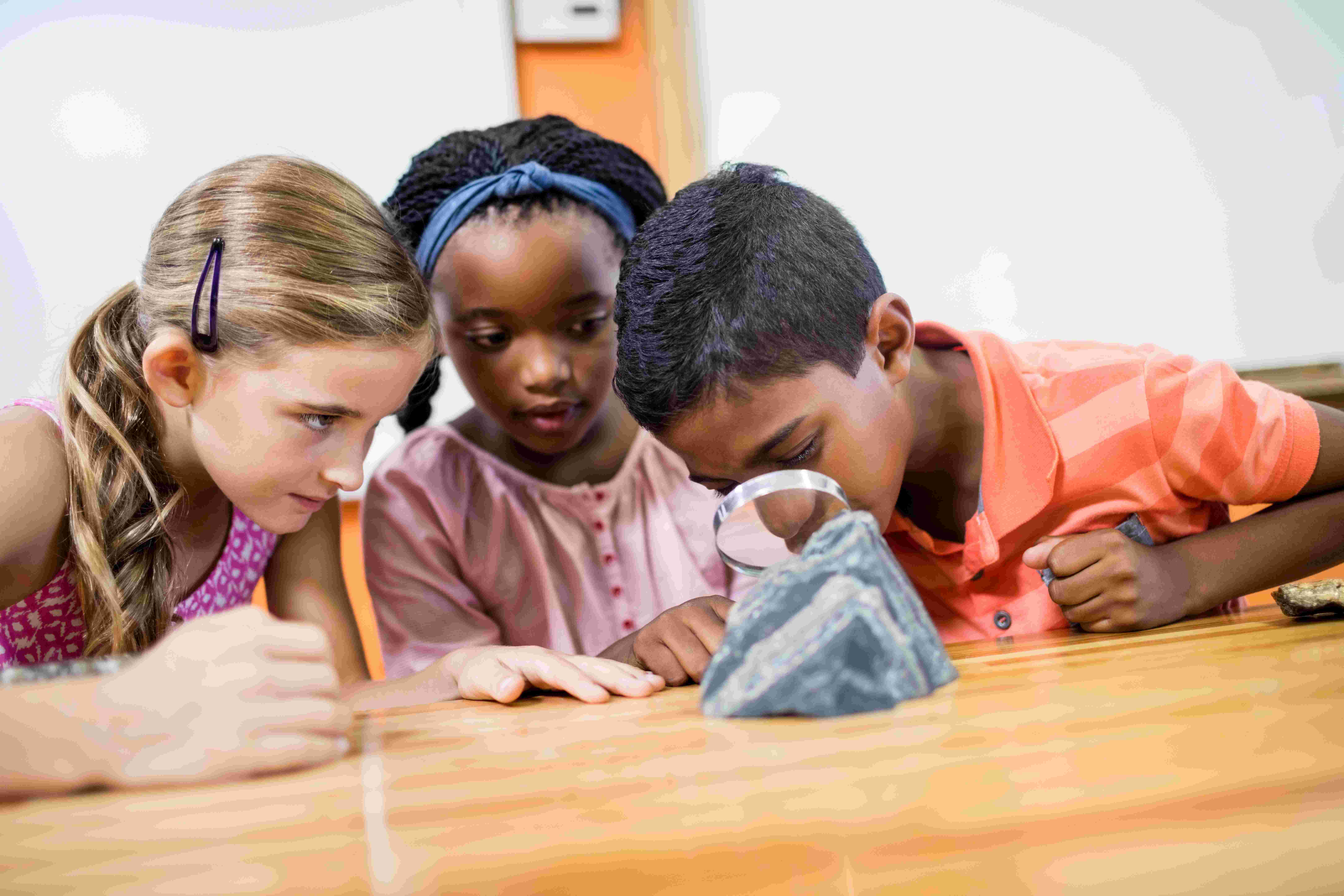 children doing STEM activities